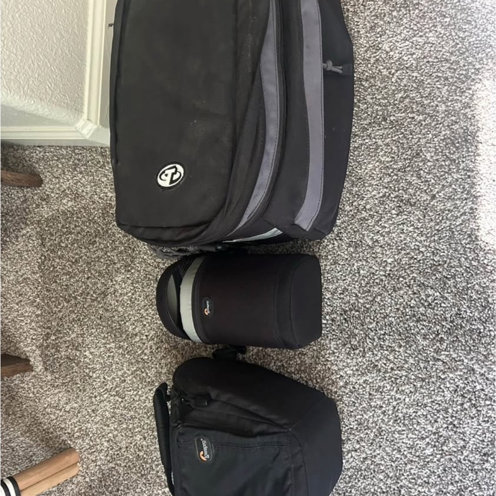 Canon Camera-EOS Rebel t3i w/ 3 lenses, bags - Picture 7 of 8